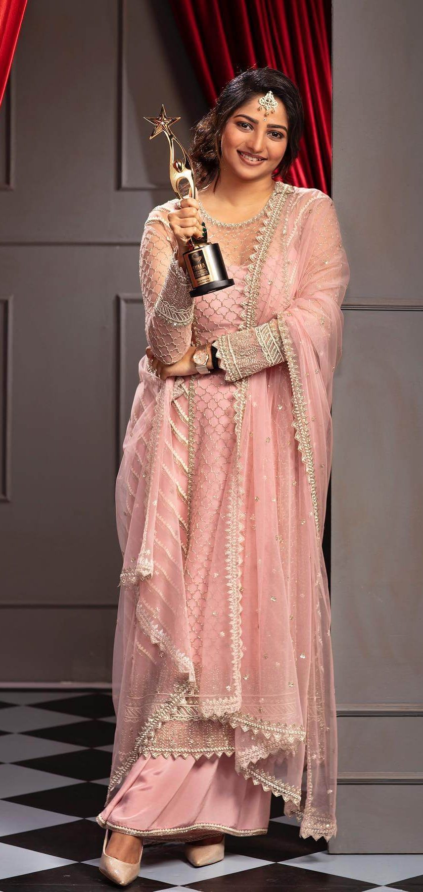 Rachita Ram Look Pretty In Pink Sliver Embroidery Work Suit Set 