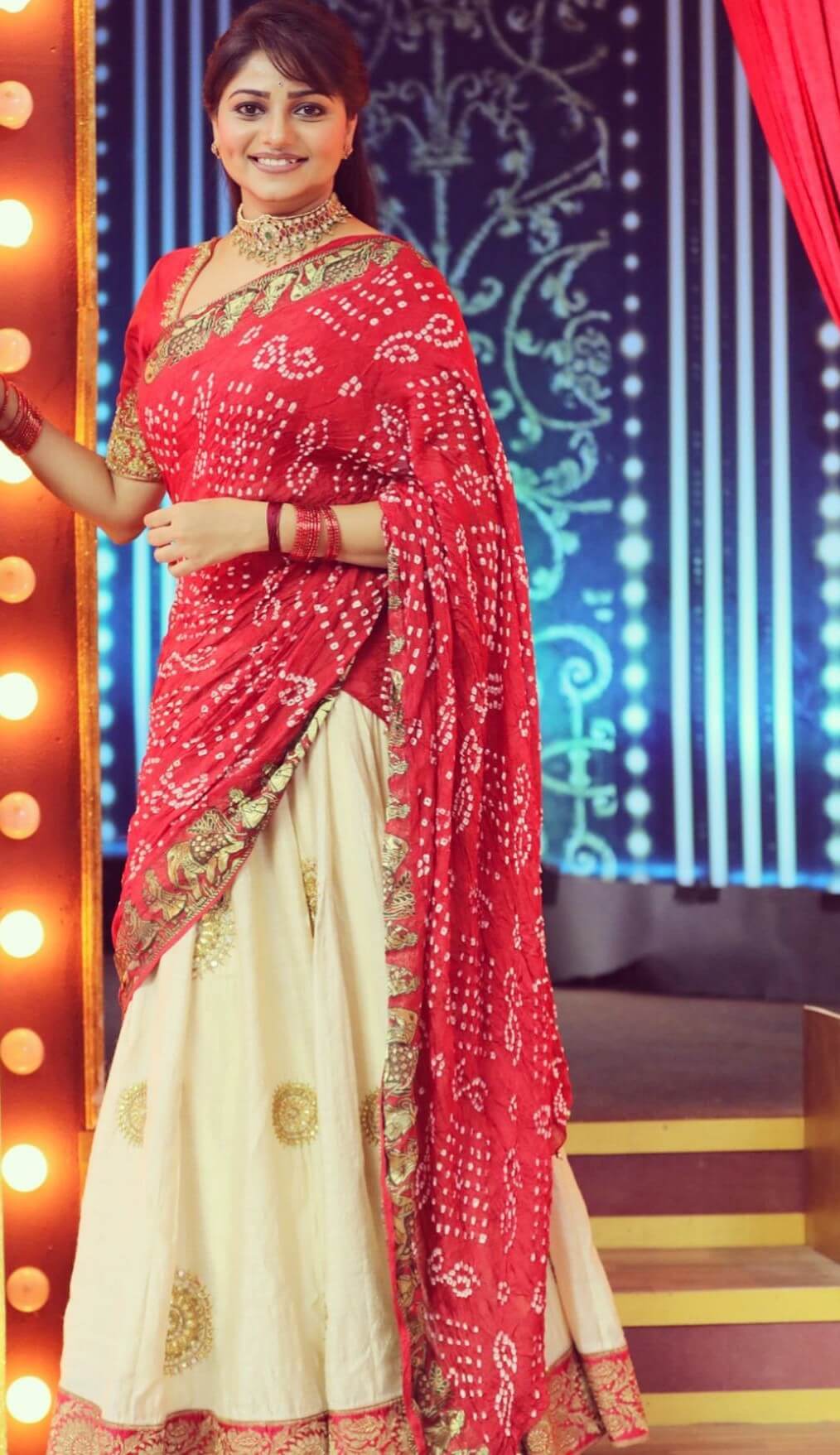 Rachita Ram Look Pretty In White Lehenga With Bandani Red Dupatta 