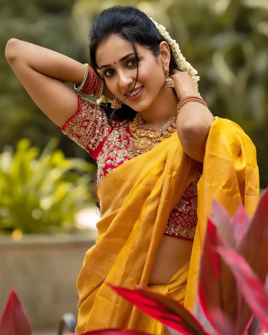 Riya Suman Festive Ready Look In Yellow Saree With Embellishing Red Blouse