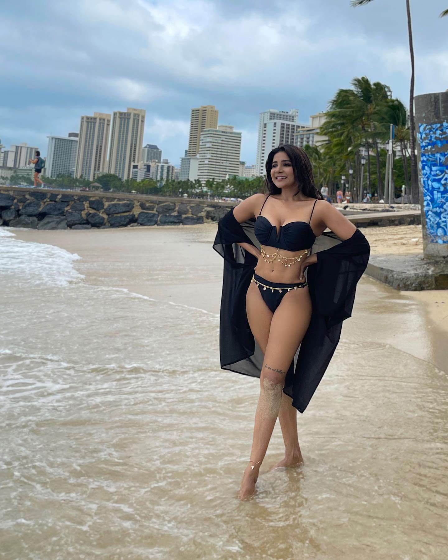 Sakshi Agarwal Vacay Look In Hawaii Beach Wearing Black Bikini