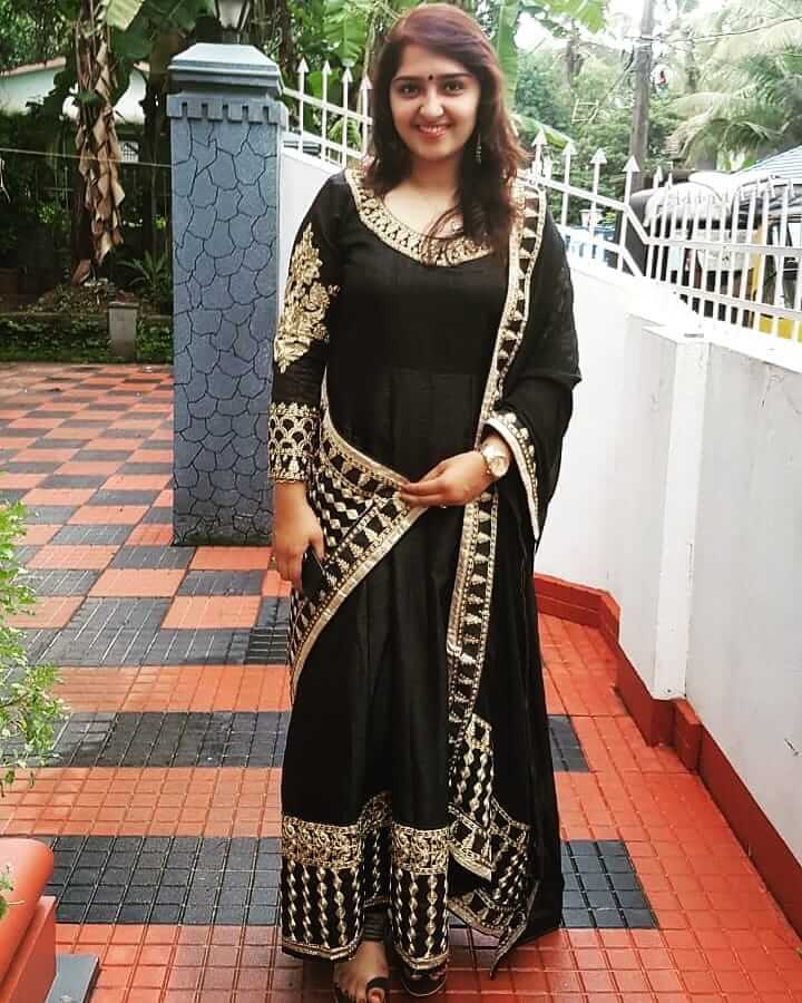 Sanusha Santhosh Look Beautiful In Black Kurta Set