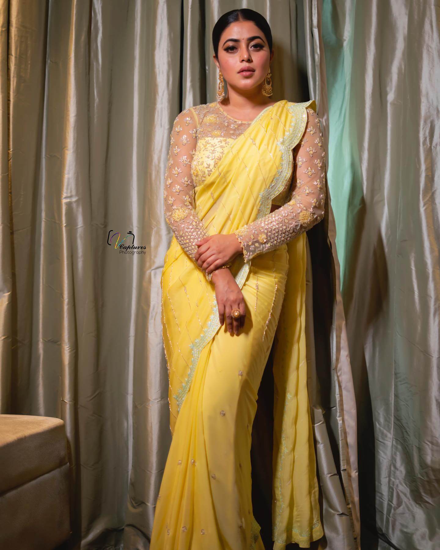 Shamna Kasim Look Ravishing In Yellow Saree With Designer Embroidered Fill Sleeves Blouse