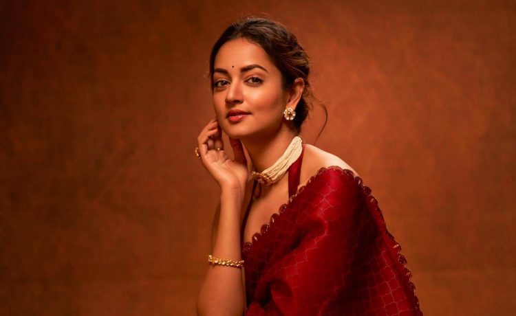 Shanvi Srivastav Look Gorgeous In Red  Saree With Halter Neck Blouse