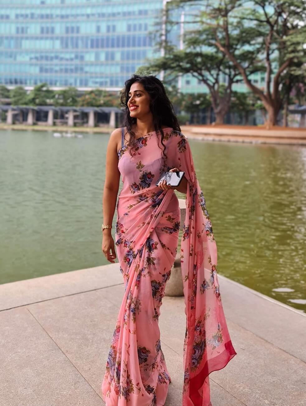 Shilpa Manjunath Simple & Pretty  Look In  Dusky Pink Floral Print Saree