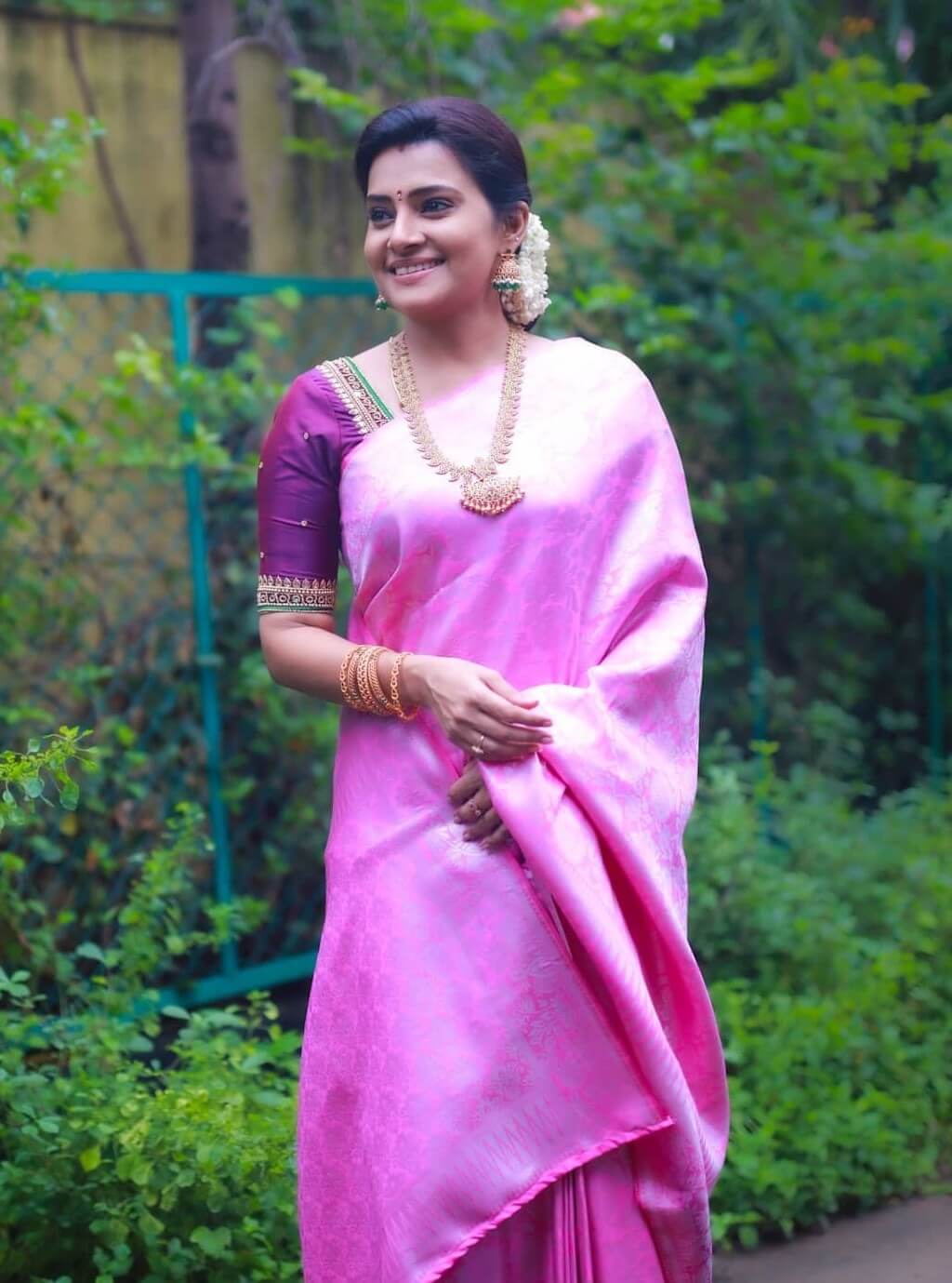 Shruthi Raj In Light Pink Kanchipuram Silk Saree With Embellished Dark Pink Blouse