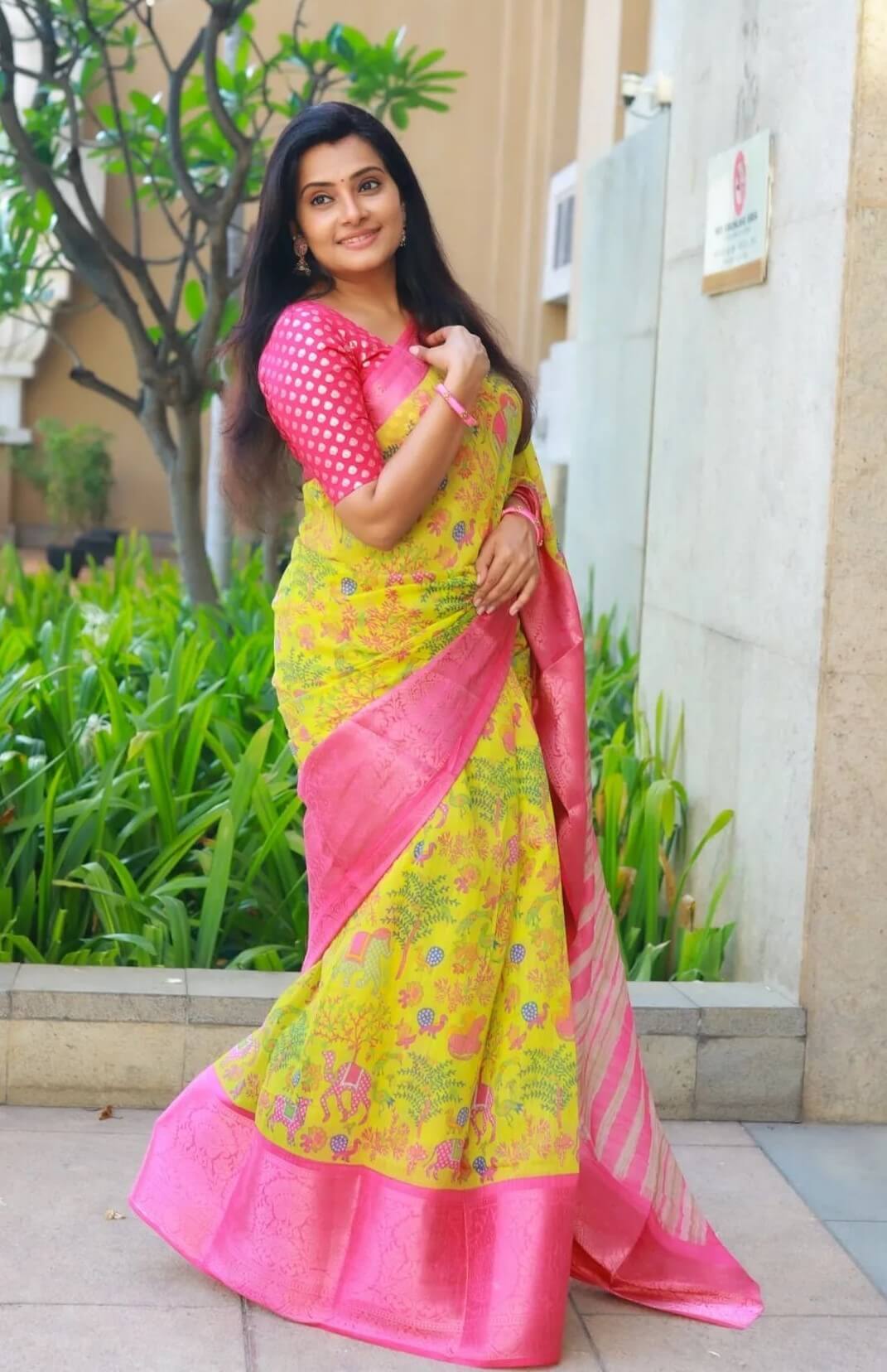 Shruthi Raj In Lime Yellow Printed Saree With Pink Printed Blouse Perfect Casual Saree Day Look