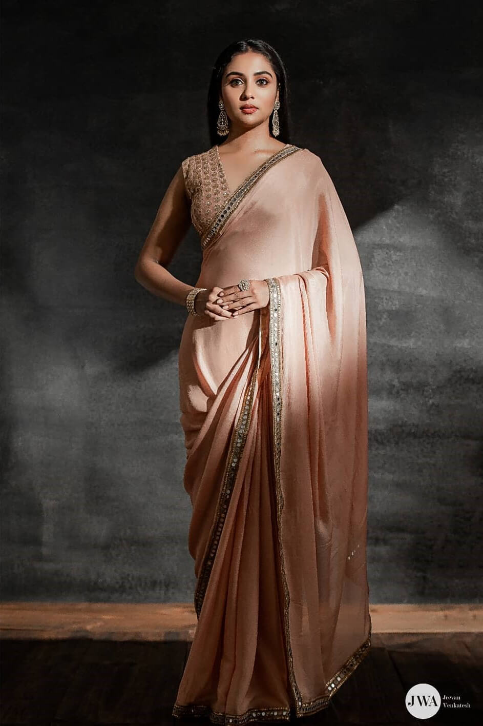 Smruthi Venkat In A Statement Embroidered Blouse And A Crepe Silk Sari With Mirror Detailing