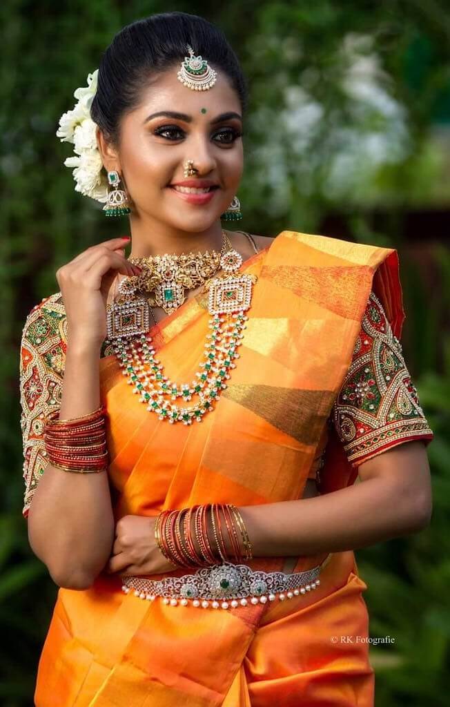 Smruthi Venkat Nailed The South Indian Bridal Look In Orange Silk Saree With Applique Work Red Blouse