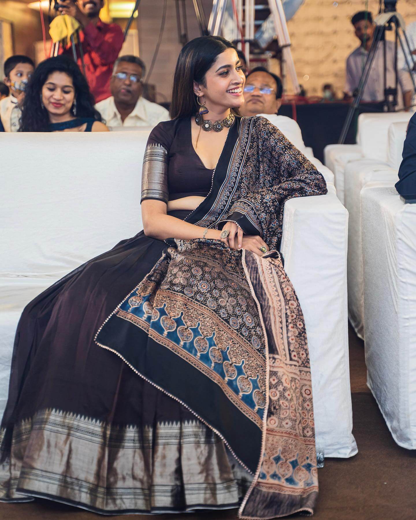 Tanya Ravichandran Stunning Look In Black Lehenga Outfit