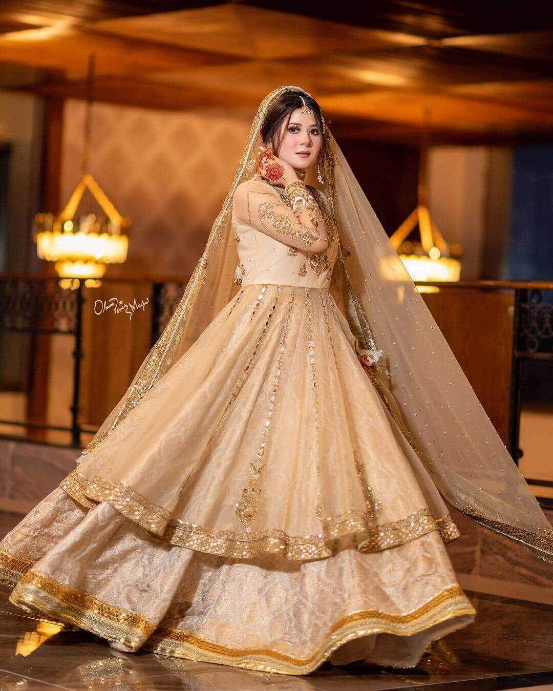 Unmatched Charm and Grace: A Captivating Muslim Bridal Look
