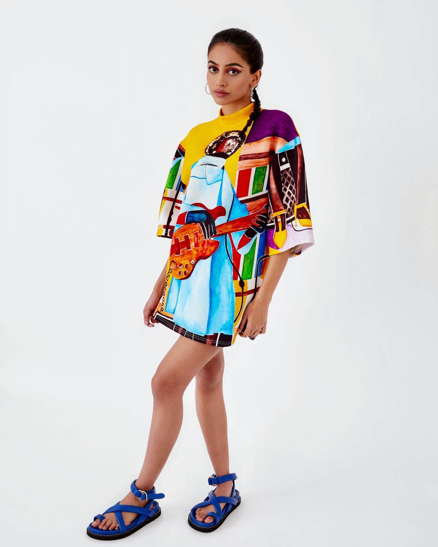 Actress Banita Sandhu In Colourful Printed Full Neck Baggy T-Shirt Dress Look - Glamorous Western Outfits Looks