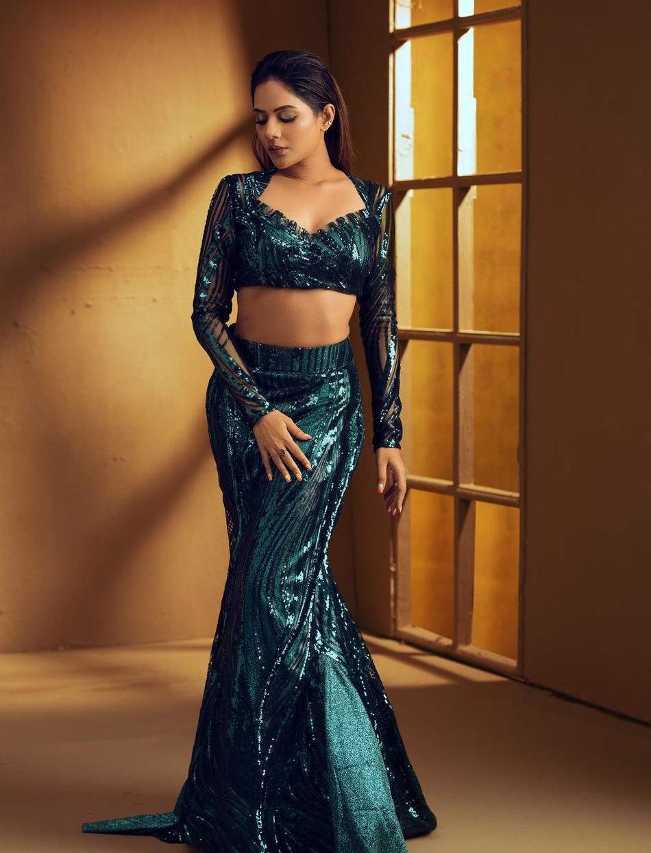 Aishwarya Dutta Looks Fiery Hot In Blue Bling Mermaid Skirt With Crop Bustier Exclusive Outfits & Looks