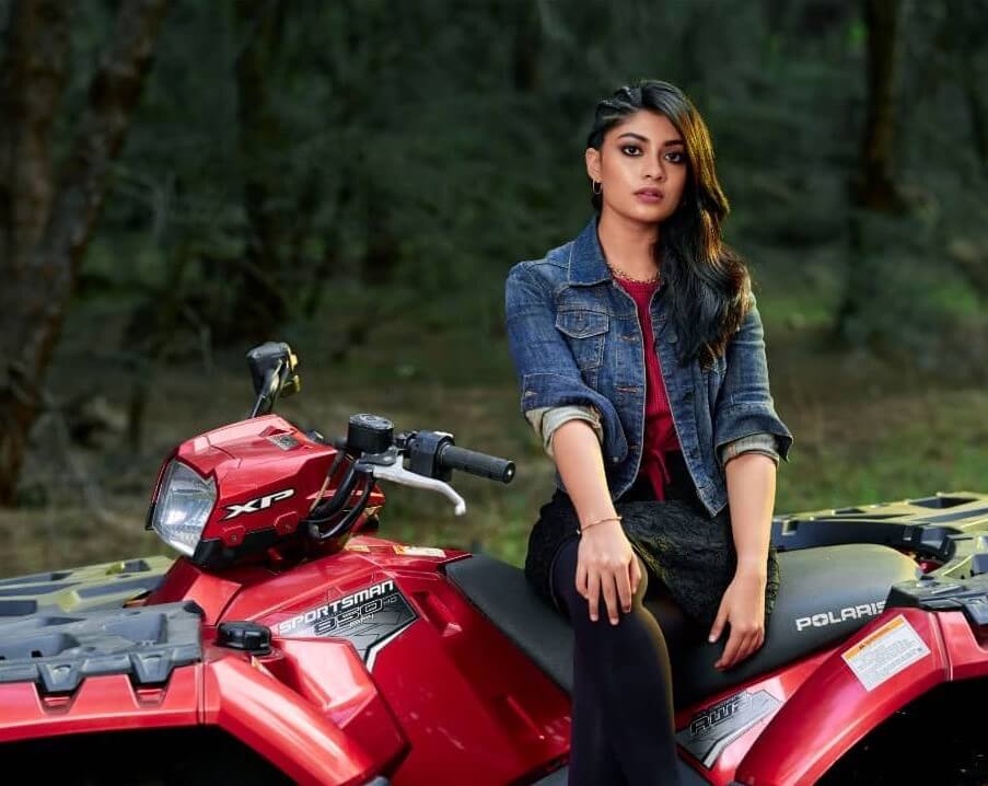 Ammu Abhirami Dapper Radiant Looks & Outfits In Maroon Crop Top & Black Skirt With Tights & Denim Jacket 