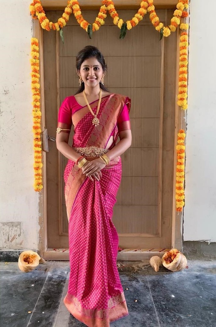 Anjali Festive Look In Pink Silk Saree With South Indian Traditional Gold Jewellery Fabulous Aces Her Outfits & Look's
