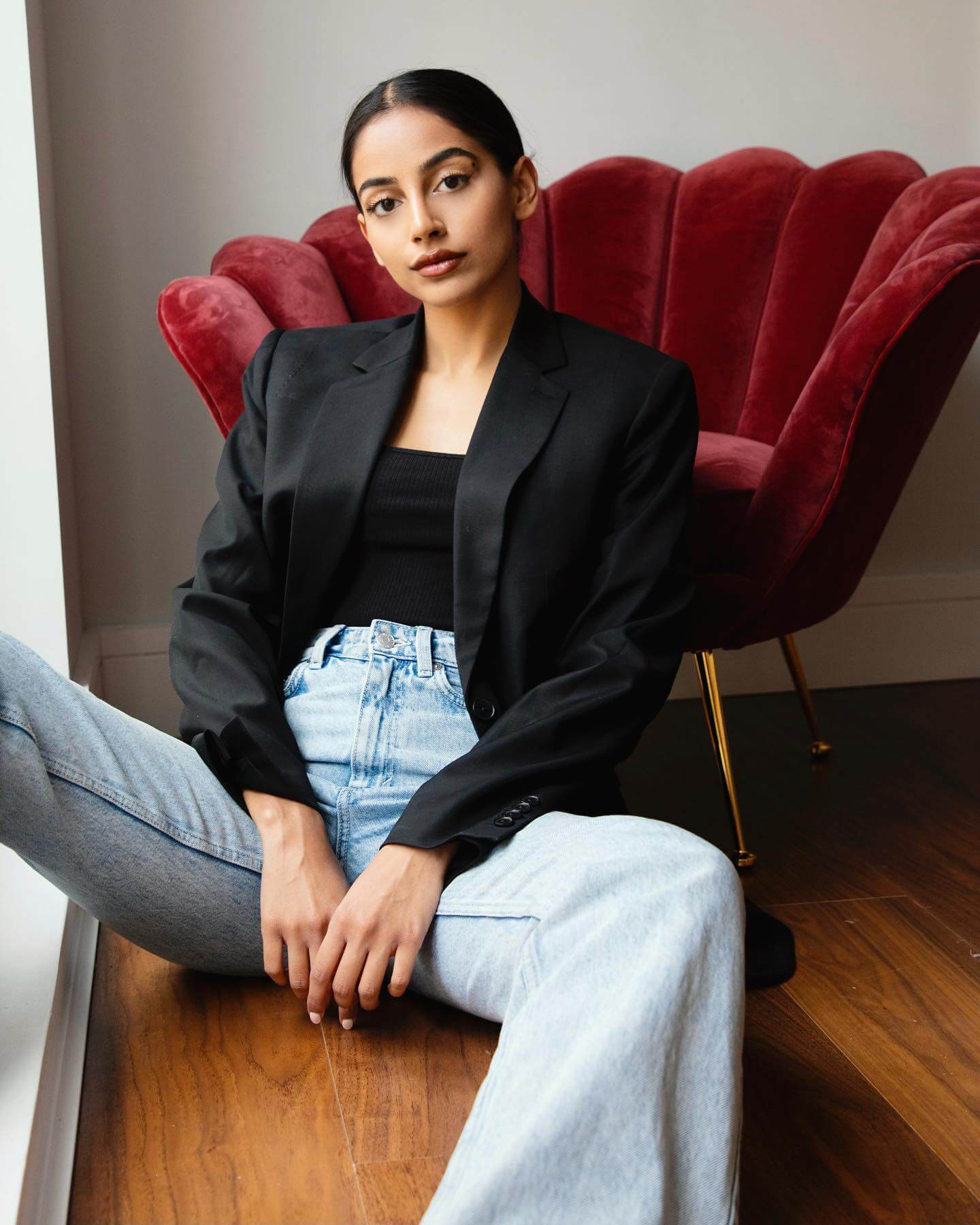 Banita Sandhu In Black Top & Blazer Paired With Denim Blue Jeans A Perfect Casual Look - Banita Sandhu In Black Top & Blazer Paired With Denim Blue Jeans A Perfect Casual Look