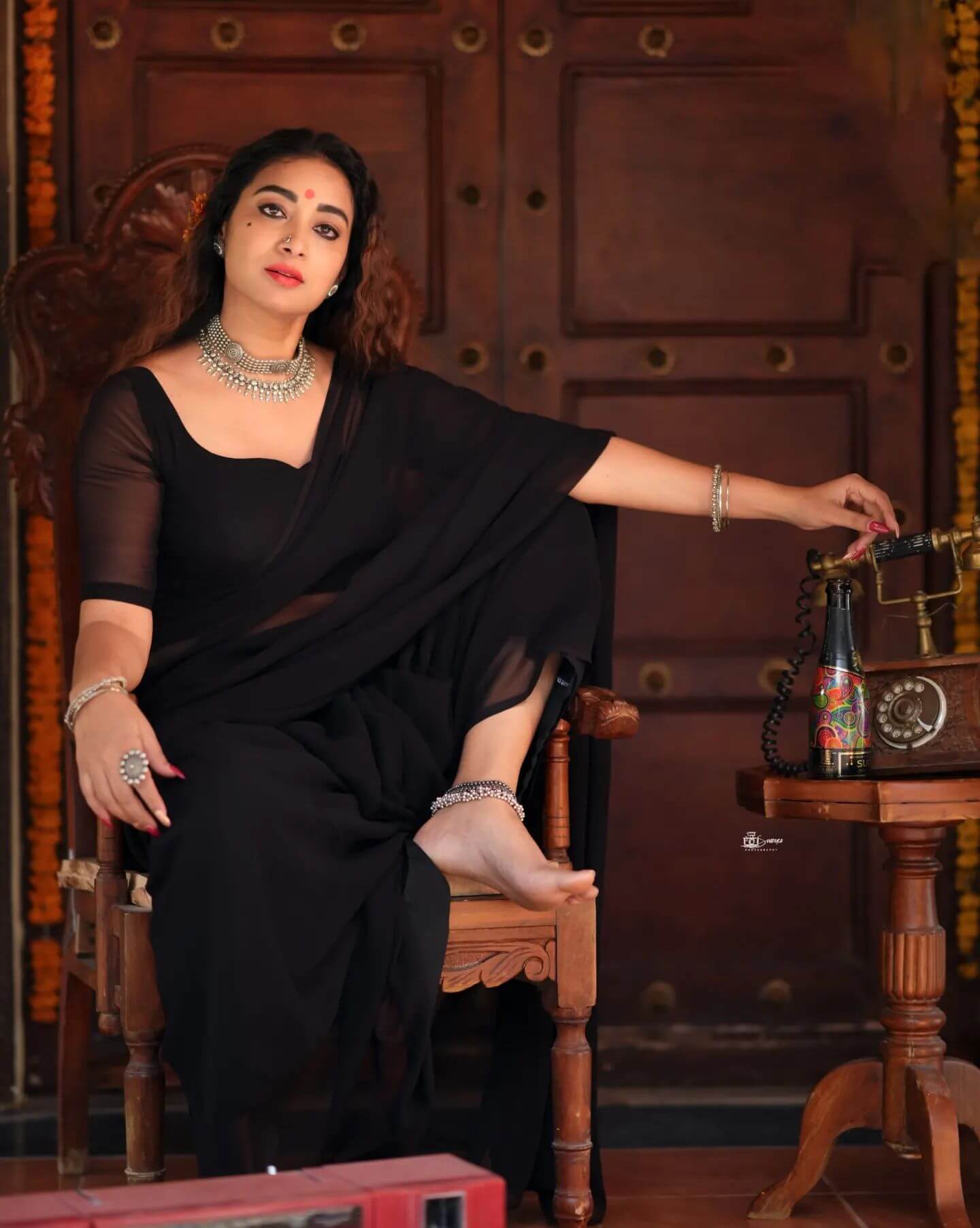 Bhanu Sri Mehra Recreated The GauguBaiKathiawadi Look In Her Own Touch By Wearing Black Saree