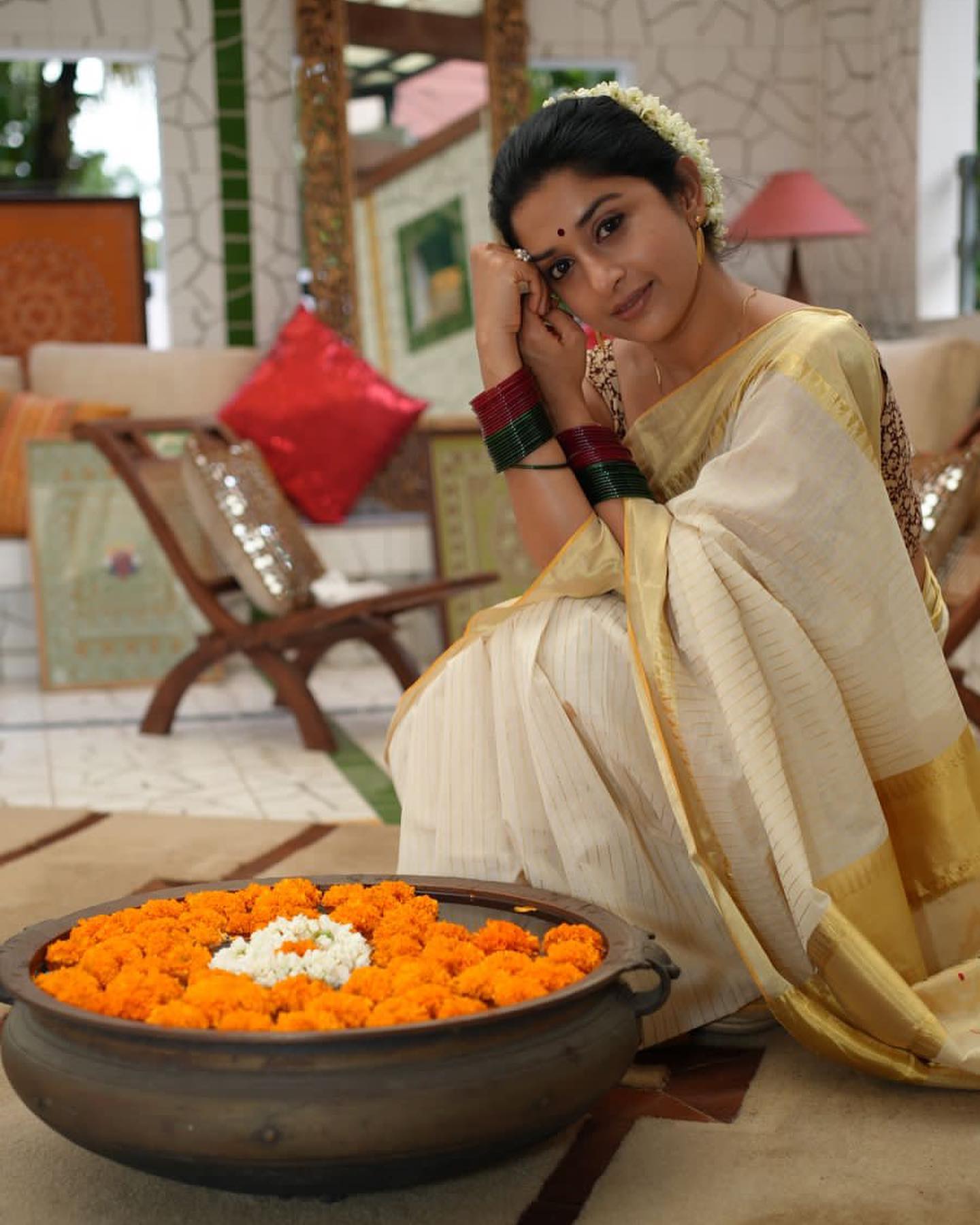 Gorgeous Meera Jasmine In Off White Silk Saree Perfect Festive Aces In Her Fashionable Outfits & Looks