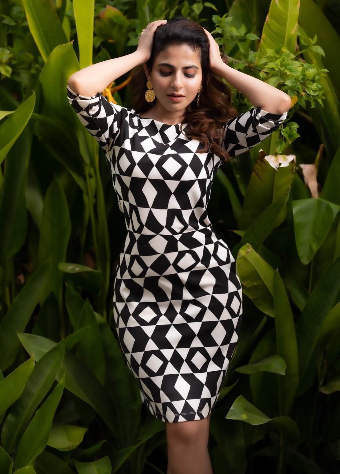 Iswarya Menon In Black & White Mosaic Print Bodycon Dress