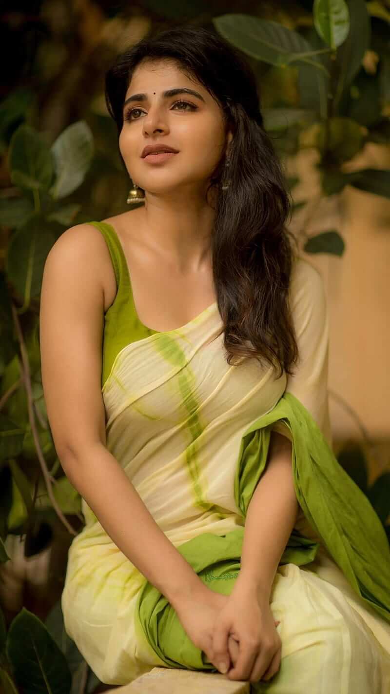 Iswarya Menon Look Amazing In a White & Green Tie & Dye Saree Paired With Sleeveless Green Blouse Lovely Outfits & Looks