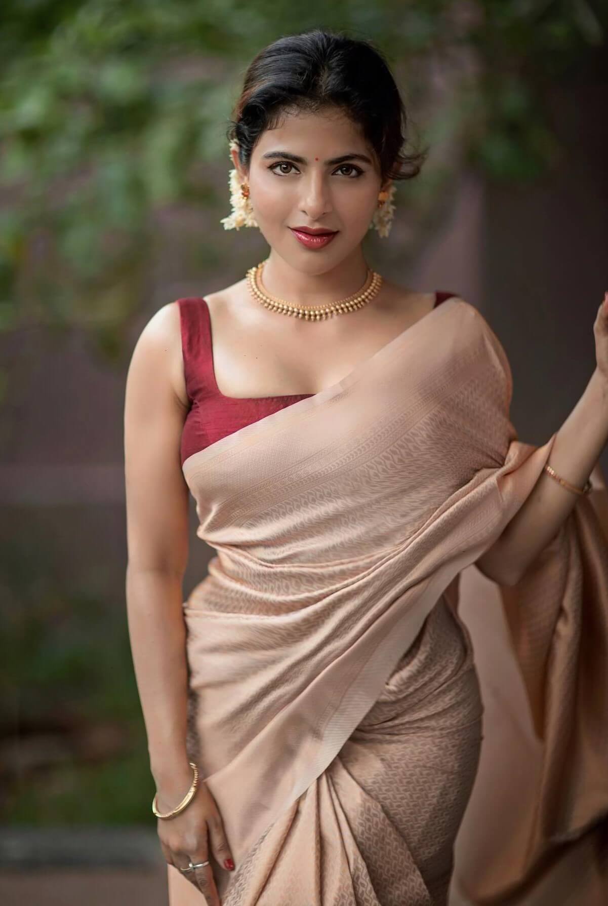 Iswarya Menon Look Elegant In a Light Golden Silk Saree Paired With Sleeveless Maroon Blouse Lovely Outfits & Looks