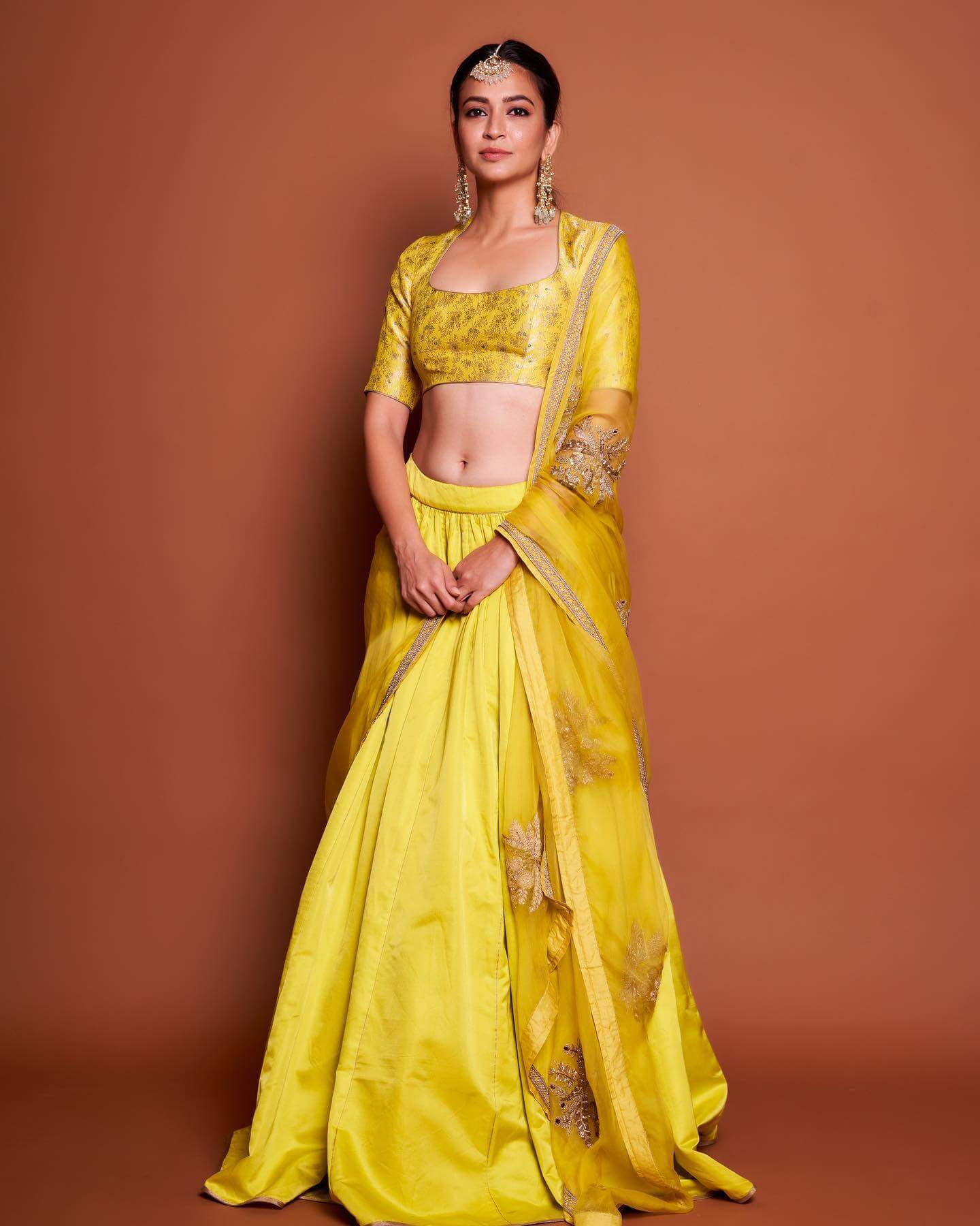 Kriti Kharbanda In Yellow Silk Lehenga Can Be Your Festive Exquisite Outfits Looks Inspo