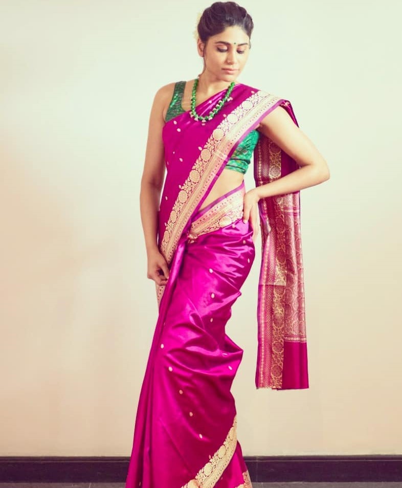 Manisha Yadav Festive Ready Look In Purple Silk Saree With Green Sleeveless Blouse