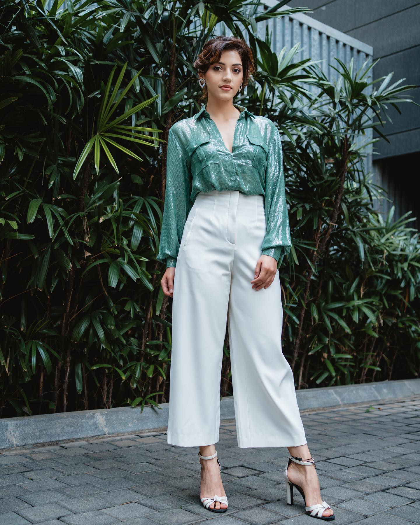 Mehreen Pirzada Vintage Look In Green Shimmery Shirt With White Pants