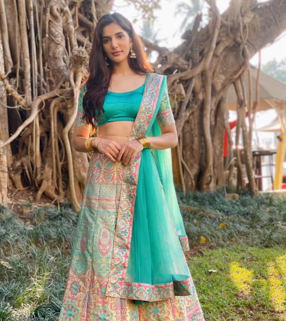 Natasha Singh In Turquoise Blue Banarasi Lehenga Choli Perfect Look For Wedding Functions Best Ethnic & Western Looks