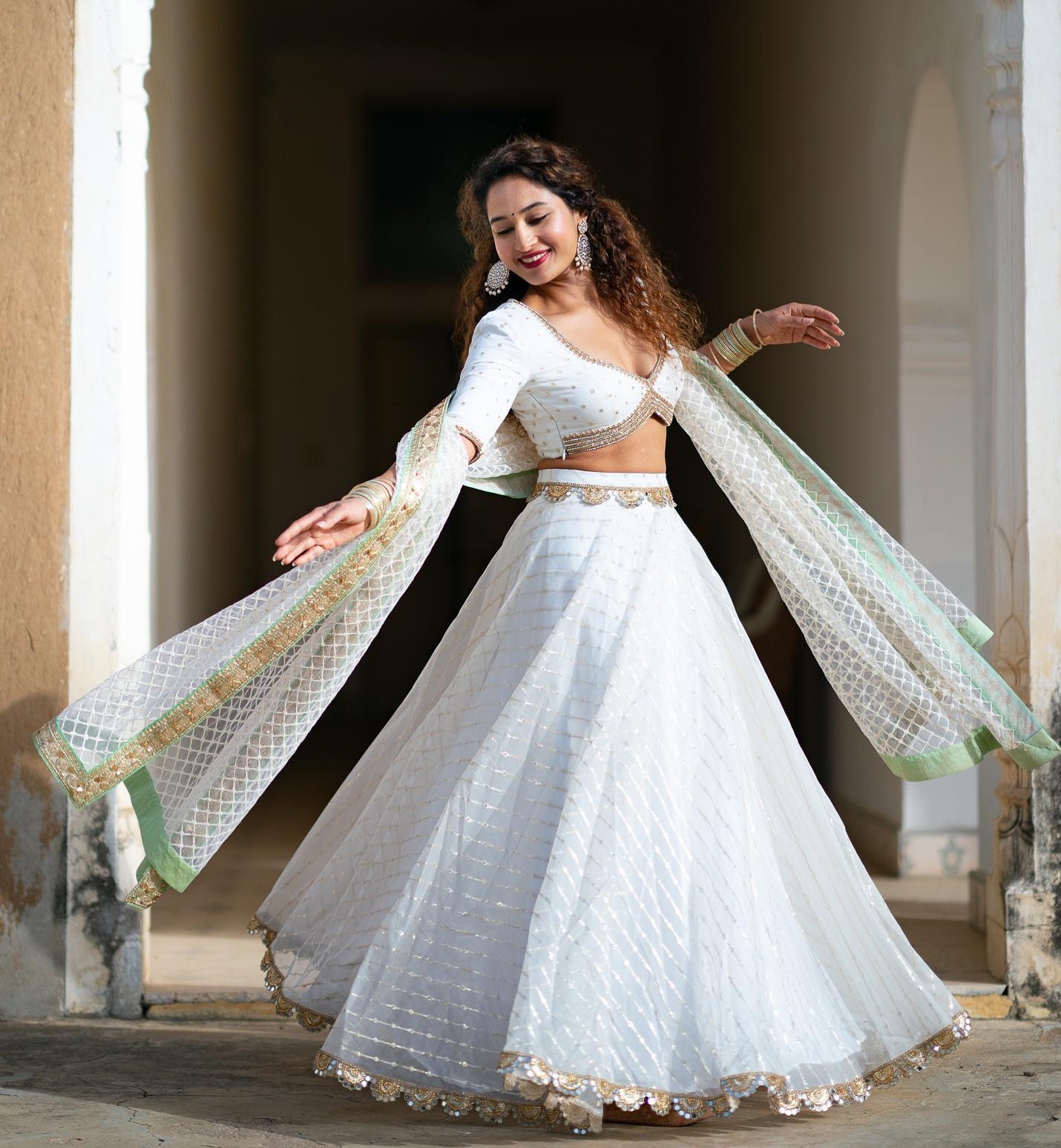 Ore Nyabagam Fame Pooja Ramachandran Stunning Look In White Lehenga Set