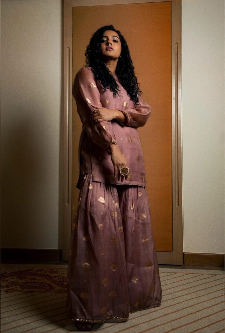 Pavathy South Actress Parvathy Thiruvothu Outfits, Looks - K4 Fashion