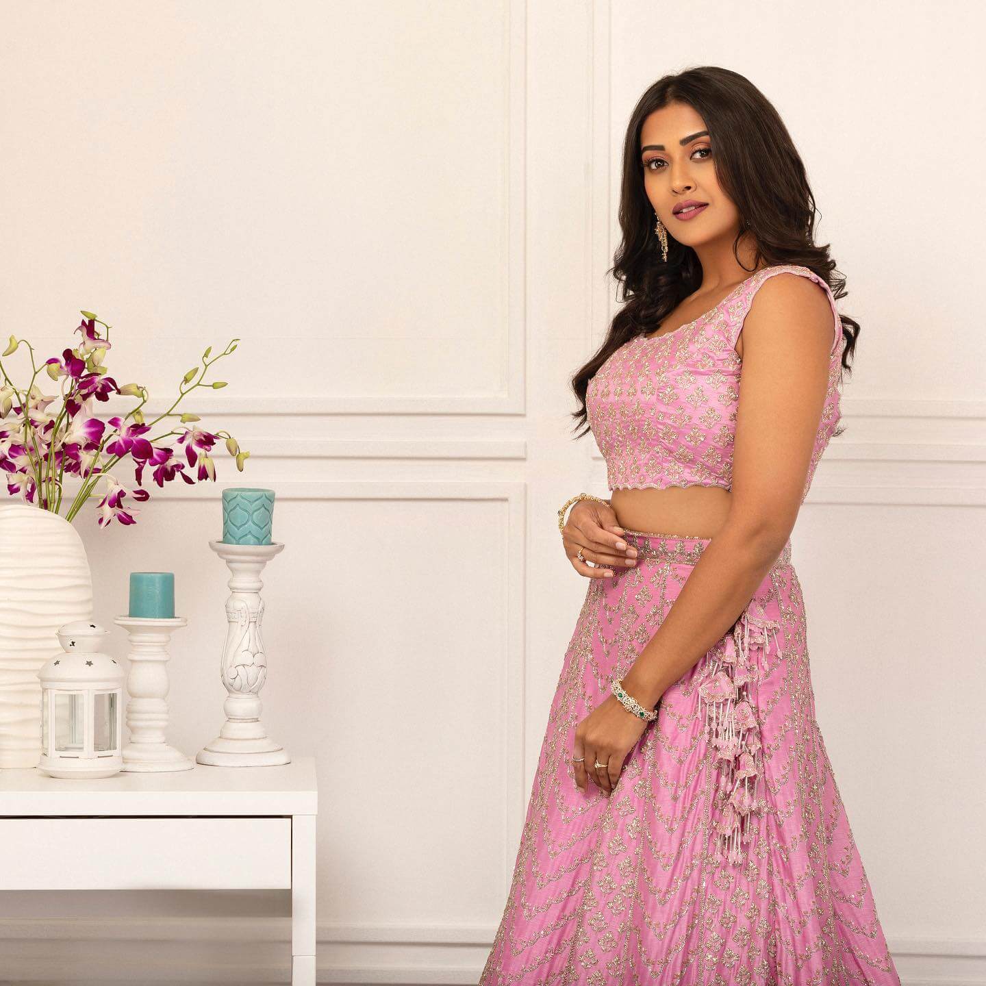 Pooja Jhaveri Gives Us Major Bridesmaid Outfit Inspo In  Pink Embellished Lehenga Heart Throbbing Outfits & Looks