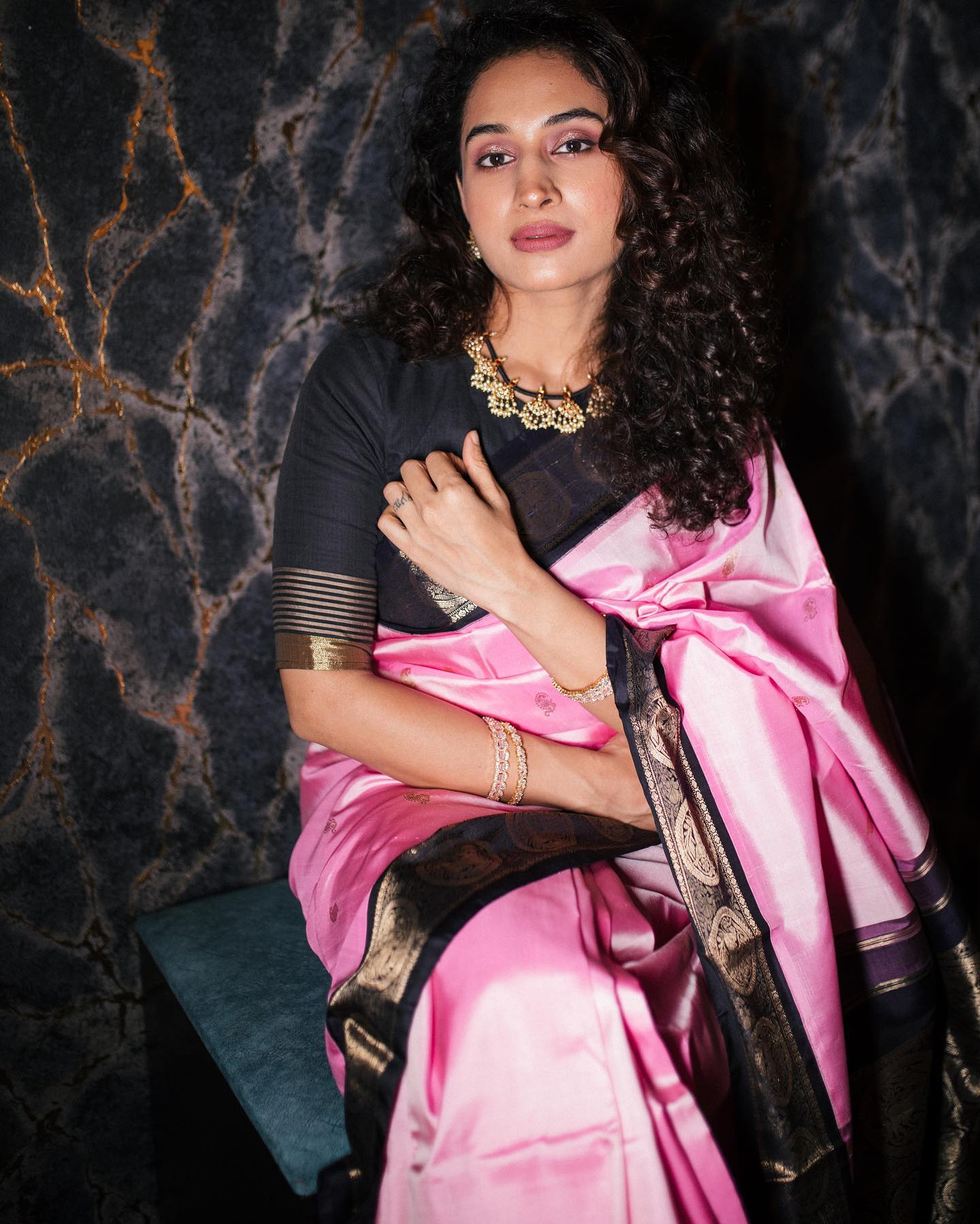 Pooja Ramachandran Dazzles In Light Pink & Black Zari Woven Silk Saree Mesmerizing Traditional & Western Outfits