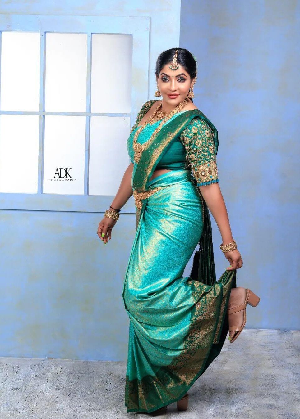 Reshma Pasupuleti In Turquoise Blue & Green Kanjivaram Silk Saree With Temple Design Golden Saree Perfect Bridal Look