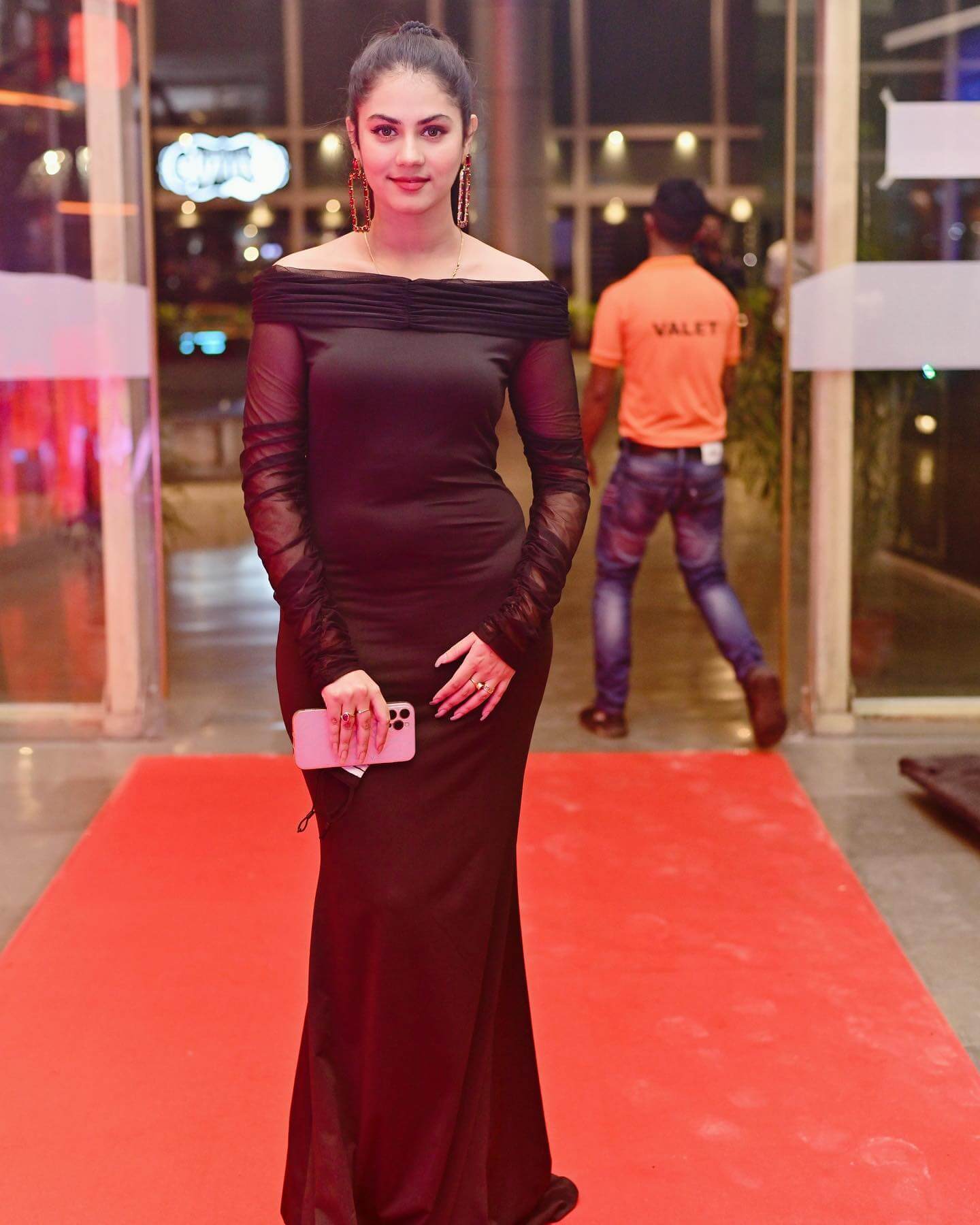 Rittika Sen In Black Off Shoulder Long Full Sleeves Dress Perfectly Suits In Her Hour Glass Figure Outfits Dresses