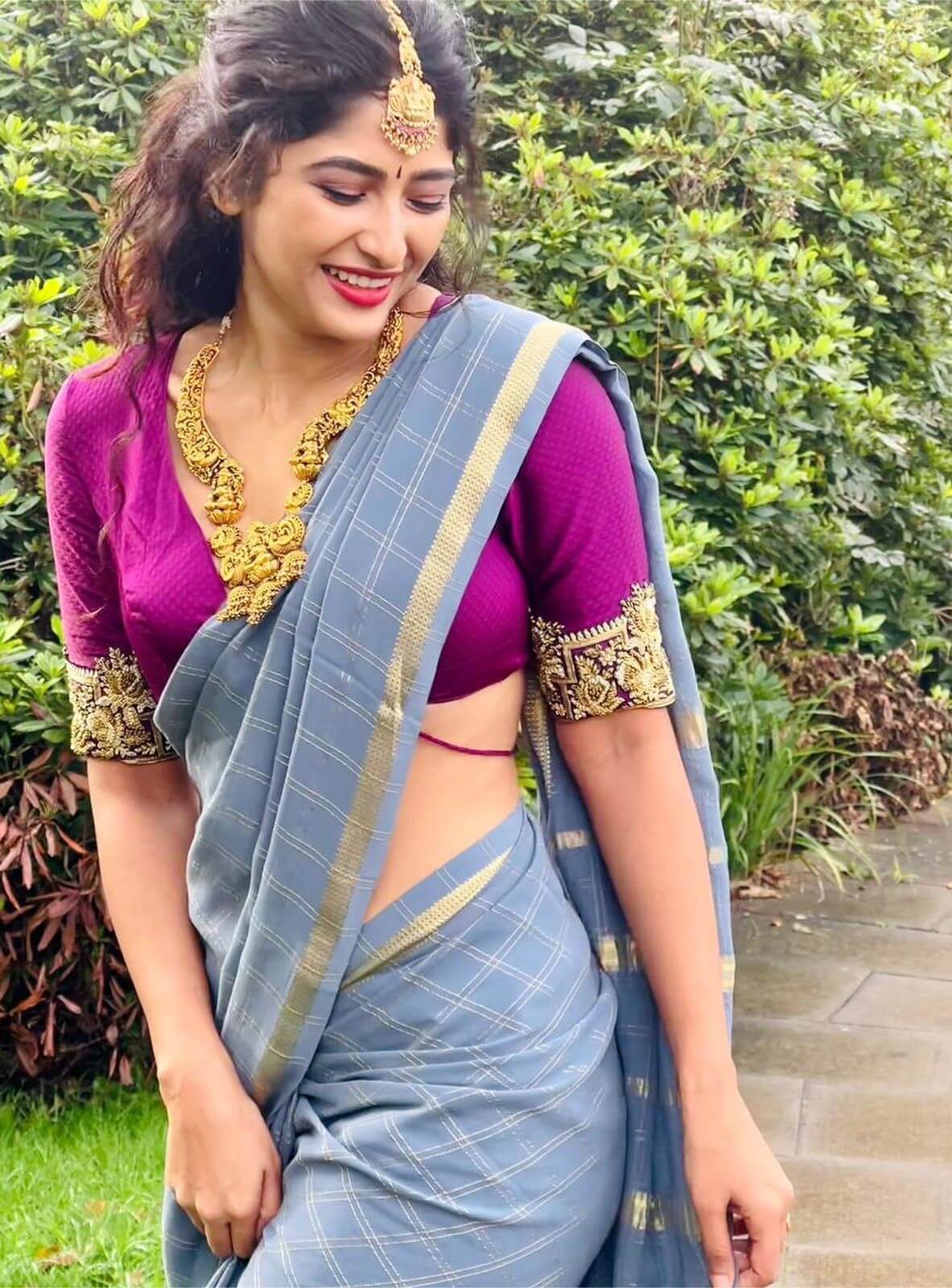 Roshni Prakash In Grey & Golden Saree With Purple Blouse & Beautiful Temple Design Jewellery Set