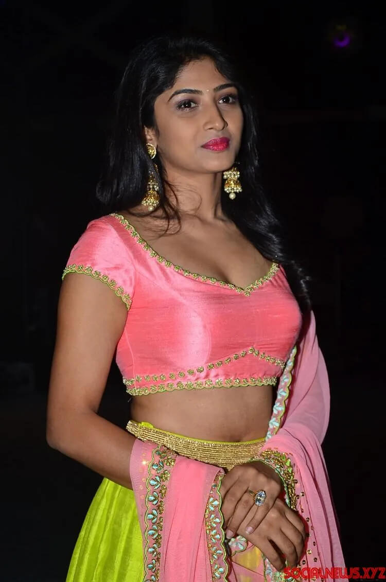 Roshni Prakash In Pink & Yellow Lehenga Set