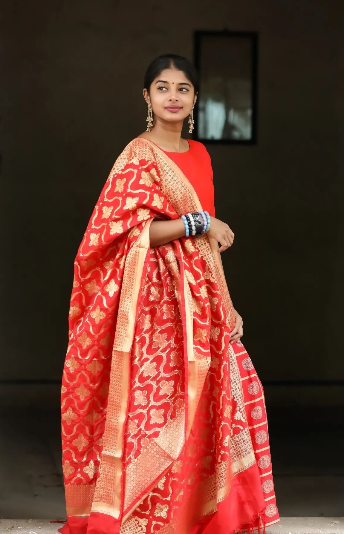 Sheela Rajkumar In Red Solid Kurta With Silk Zari Woven Dupatta Looks Divine