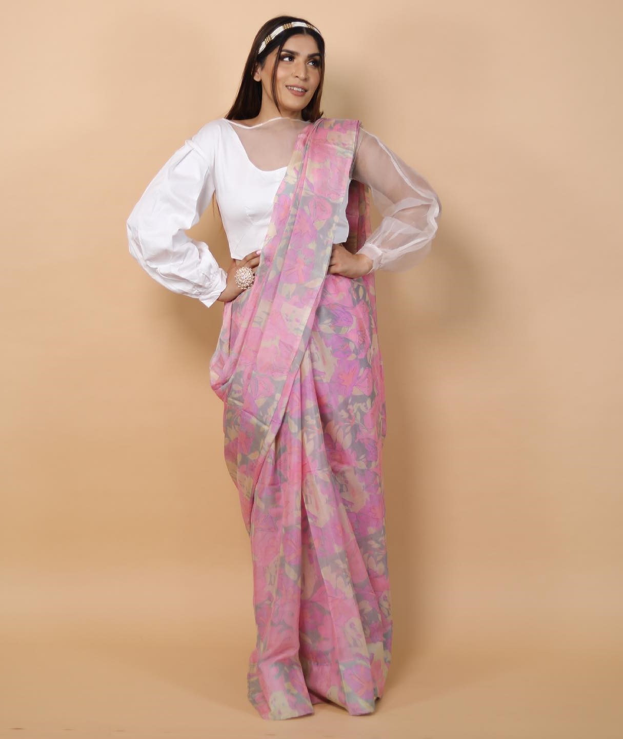 Shreya Jain In Pink Printed Chiffon Saree With White Puffed Full Sleeves Blouse Looks Beautiful