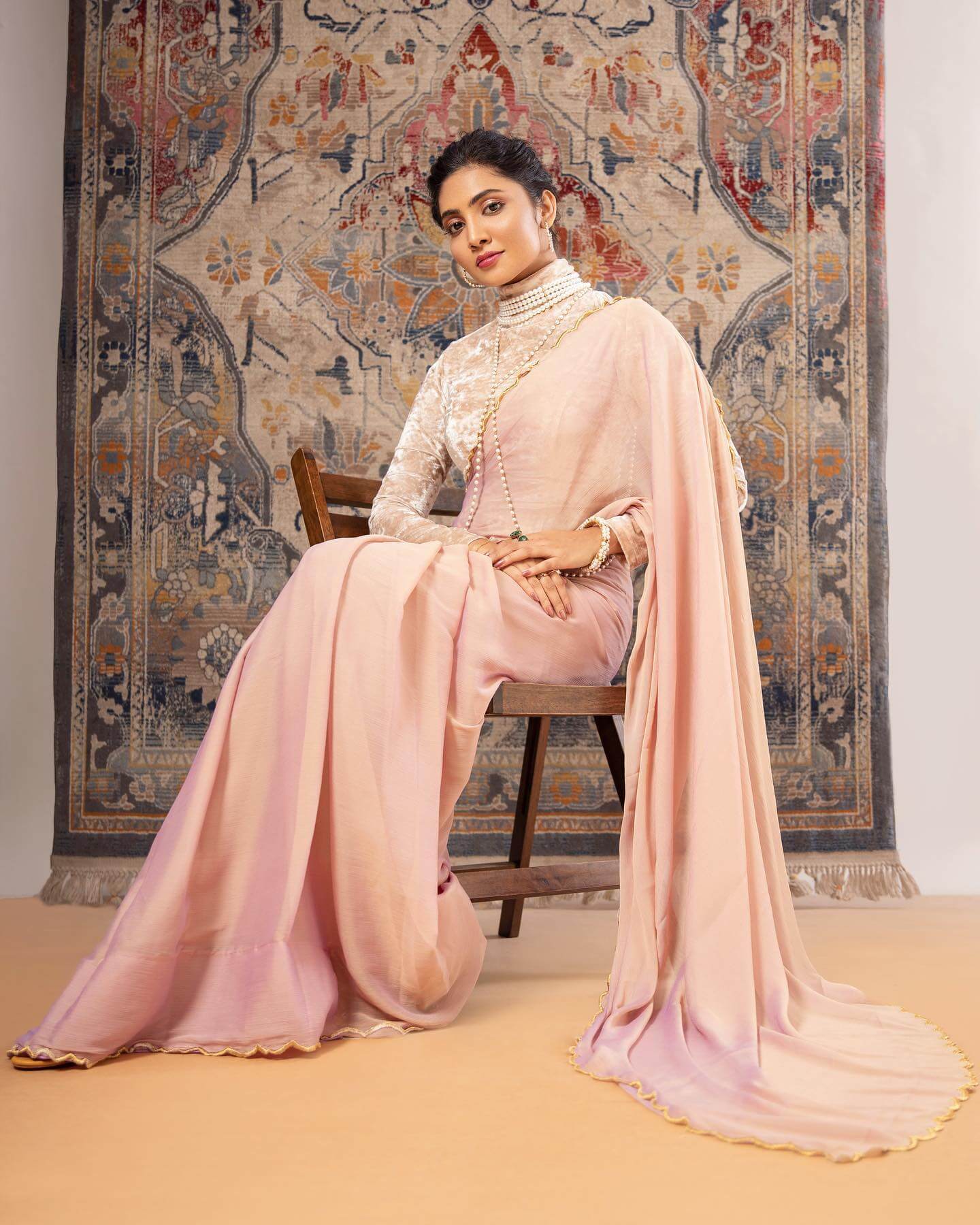 Swathi Muppala In Pastel Pink Solid Saree With Printed Full Neck Blouse Looks Elegant & Chic
