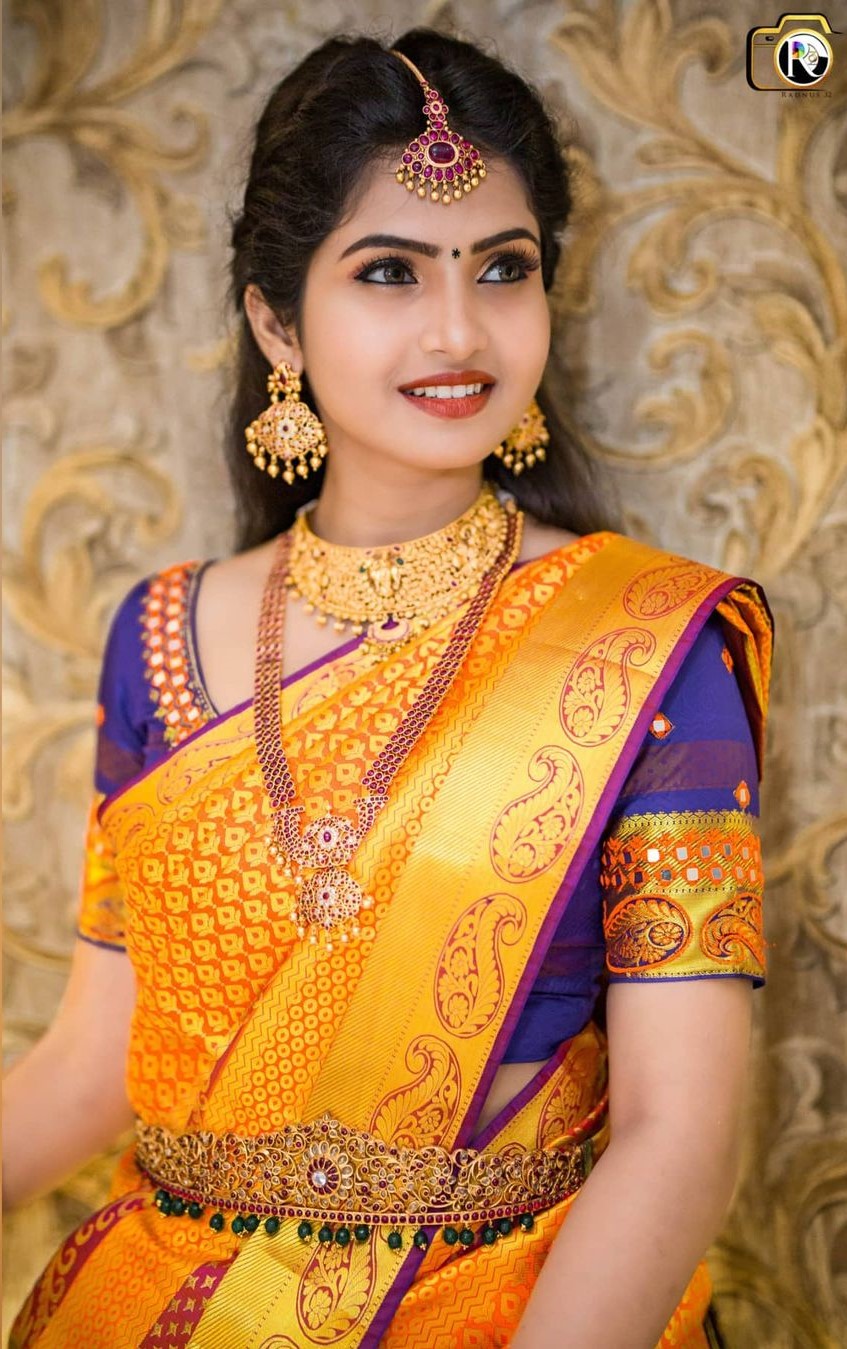 Venba In Yellow & Blue Kanjivaram Saree With Antique Gold Jewellery Set Gives Us Major Bridal Outfit Goals 