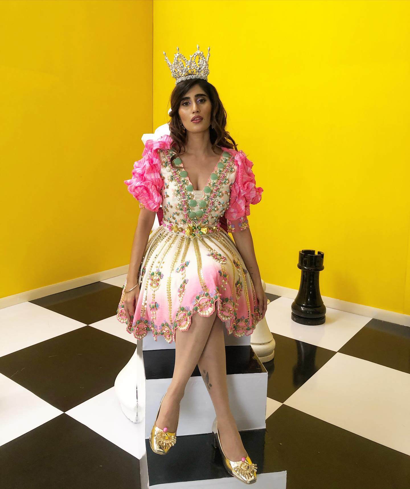 Akasa Singh Princess Look In Pink Embellished Frock With Crown