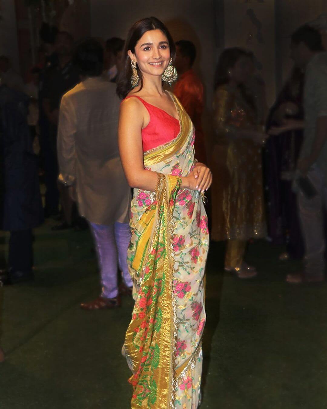 Alia Bhatt Flawlessly Wearing Manish Malhotra's Saree