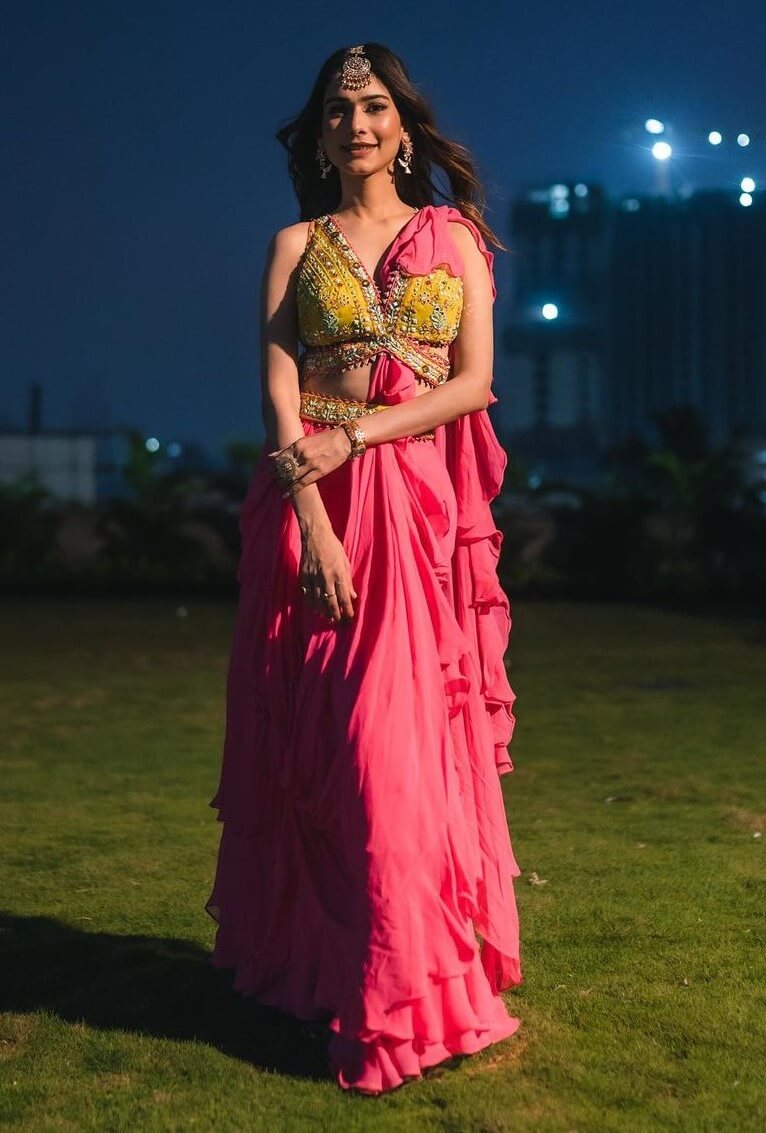 Aneri Vajani Look Extremely Gorgeous In Pink Saree With Sexy Embellished Yellow Blouse