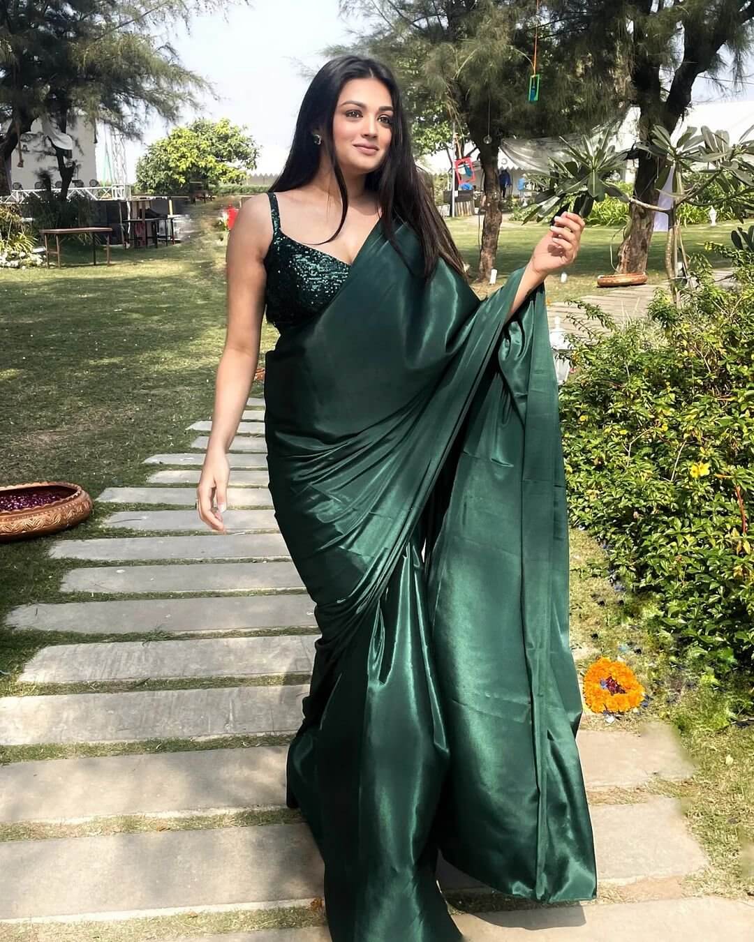 Beautiful Samiksha Jaiswal In Dark Green Solid Saree With Sequin Sleeveless Blouse