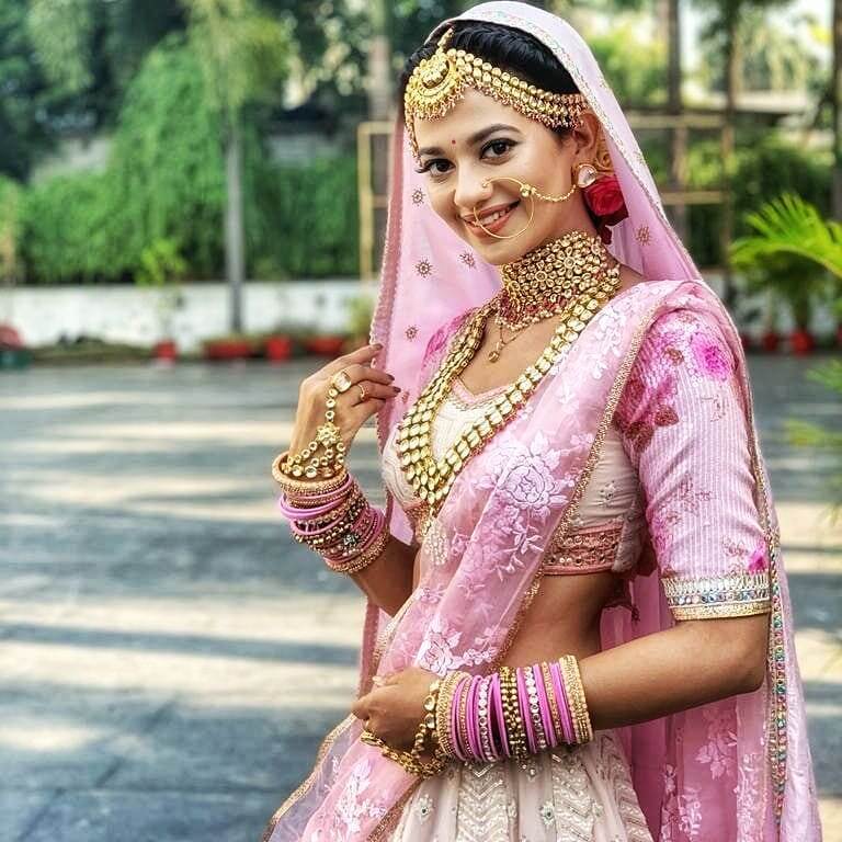Beautiful Shruti Sharma In Light Pink Lehenga Set With Kundan Heavy Bridal Jewellery
