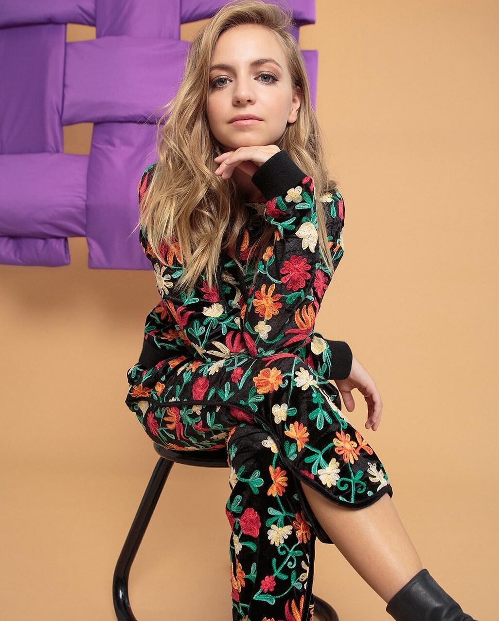 Beautifully Embroidered Floral Outfit - Ludivine Reding