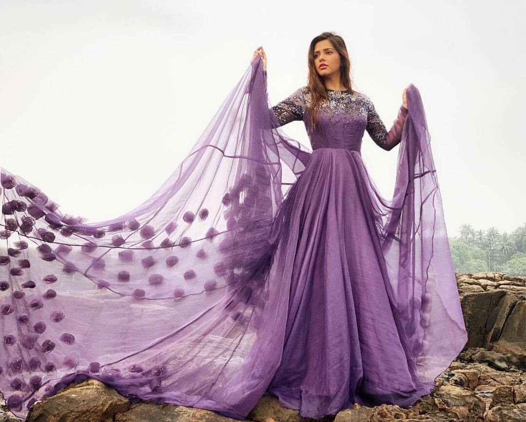 Dalljiet Looks Like Princess Of  Fairytale In Purple Gown