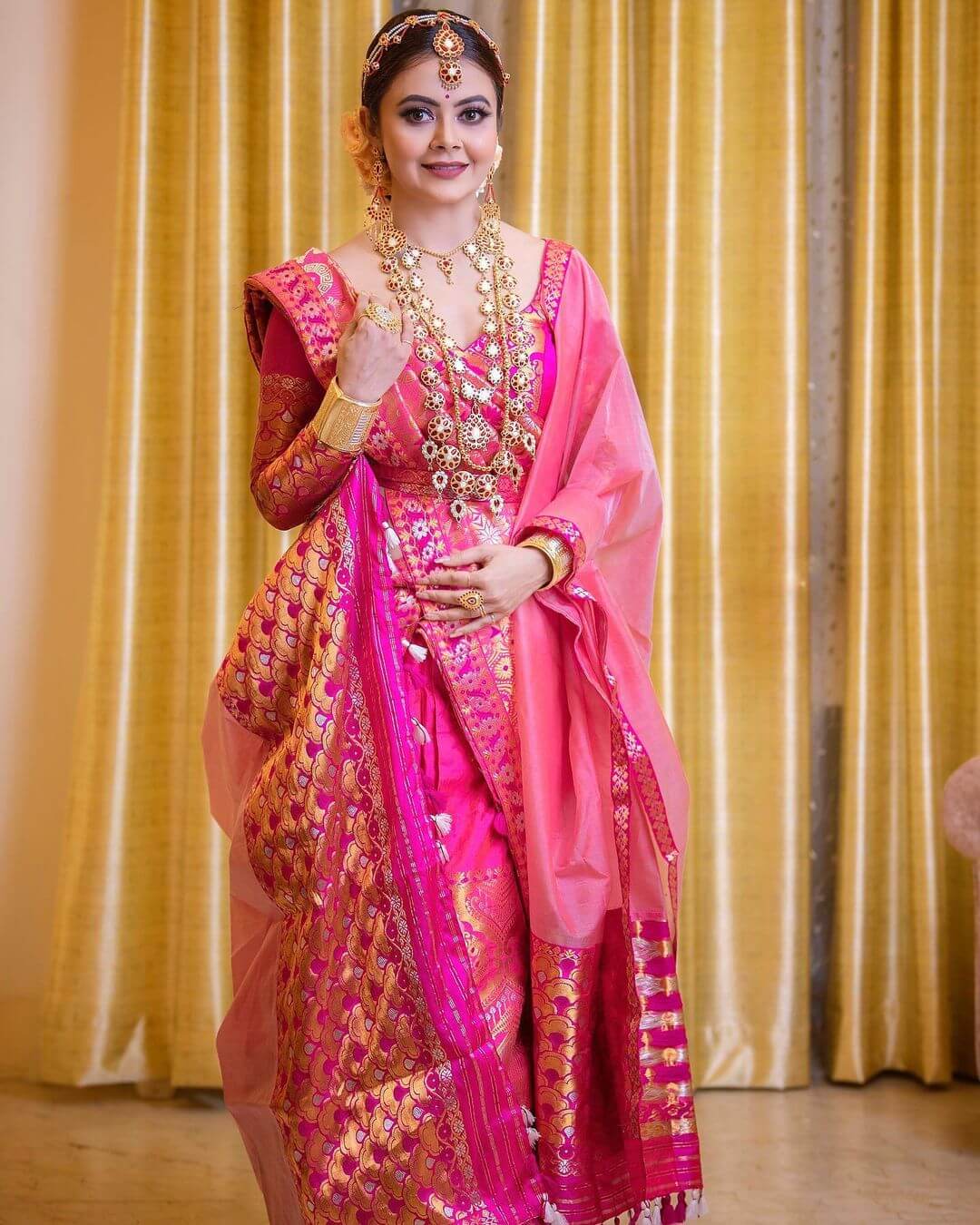 Devoleena In Pink Banarasi Saree Lehenga Bridal Look