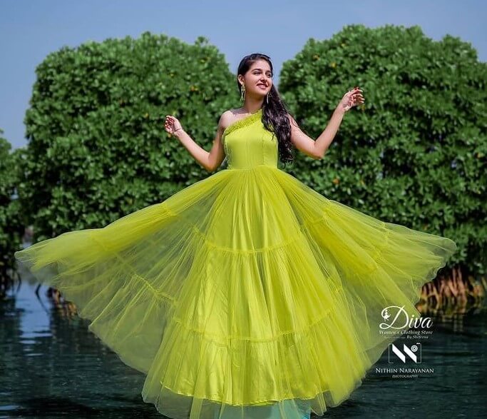 Diva Anaswara Rajan Looks Like Princess In Green-Flared Lehenga