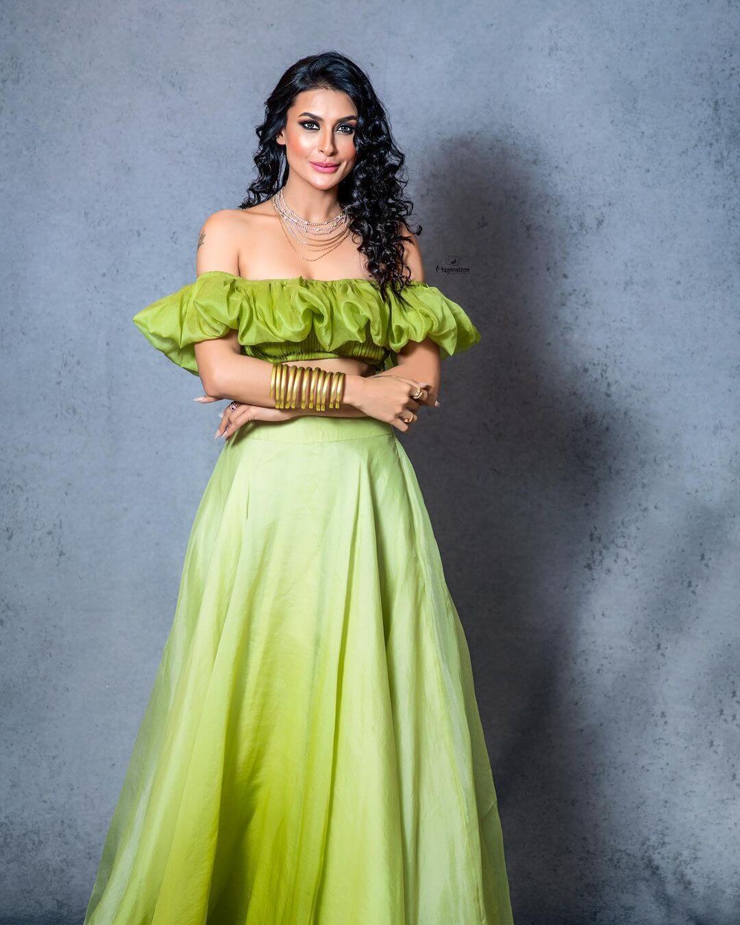 Gorgeous Pavitra Punia In Light Green Co-Ord Set